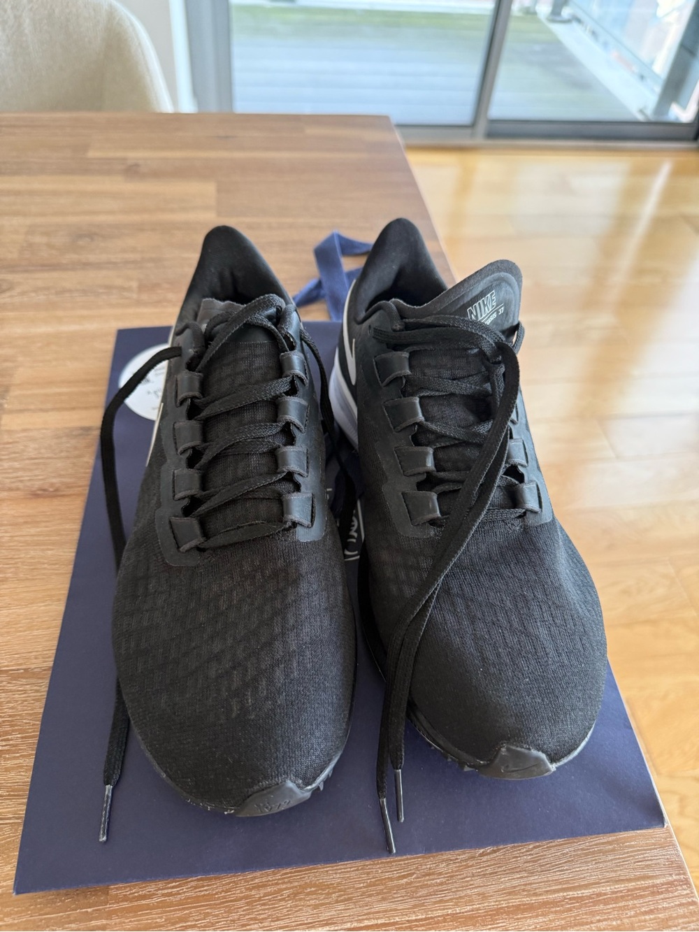Nike Men's Black Athletic Running Sneakers with White Swoosh